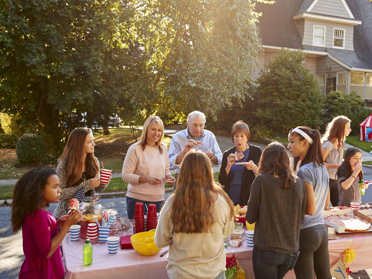 The Etiquette of Communicating with Noisy Neighbors